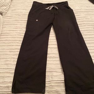 Figs XS Petite Scrub Pants. ( Kade )